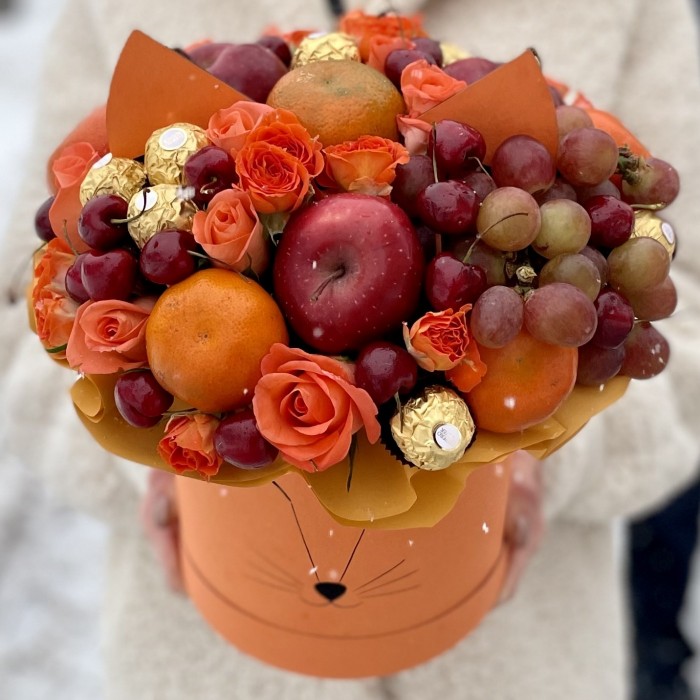 Коробка Лисичка с фруктами и розами